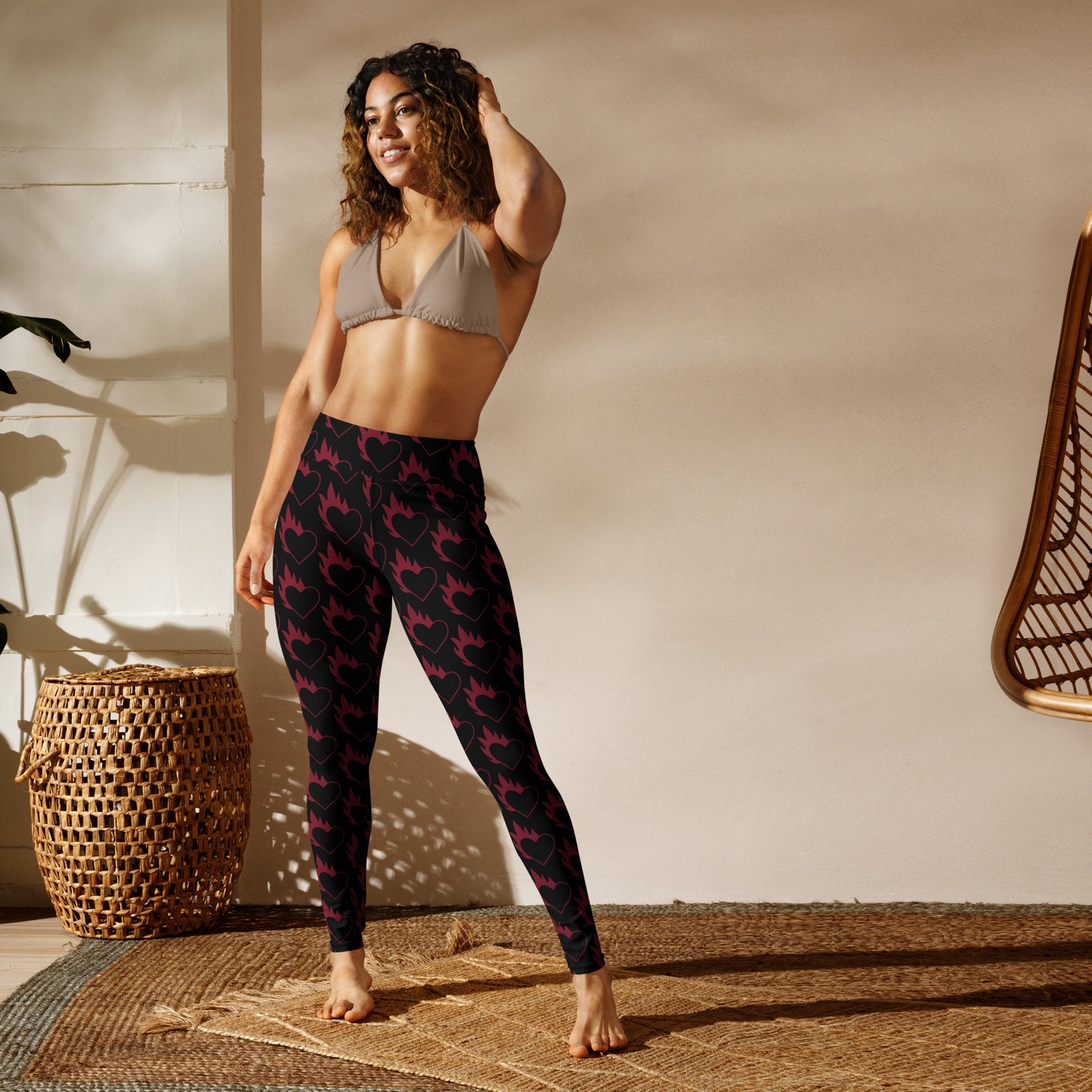 FLAMING HEART YOGA LEGGINGS