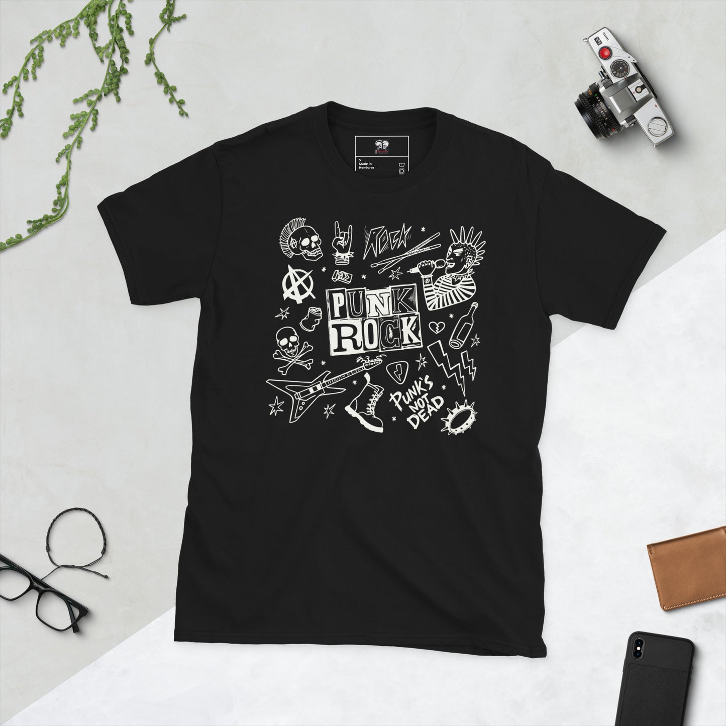 PUNK'S NOT DEAD SHORT SLEEVE UNISEX TEE
