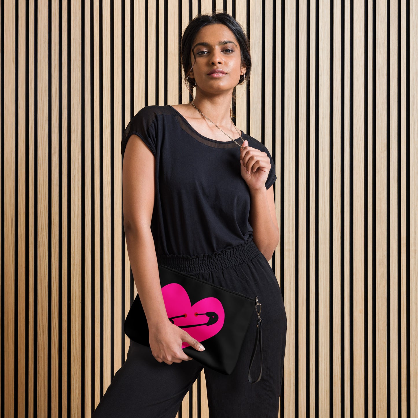 PINNED HEART CROSSBODY BAG