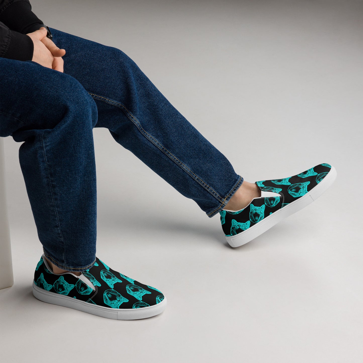 MEN'S ELECTRIC BLUE CAT SLIP-ON CANVAS SHOES