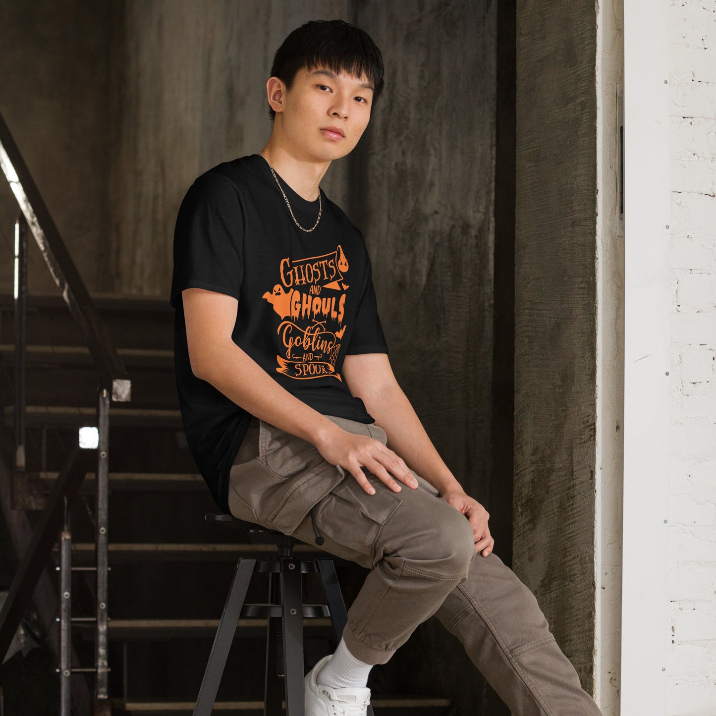GHOSTS & GHOULS SHORT SLEEVE UNISEX TEE