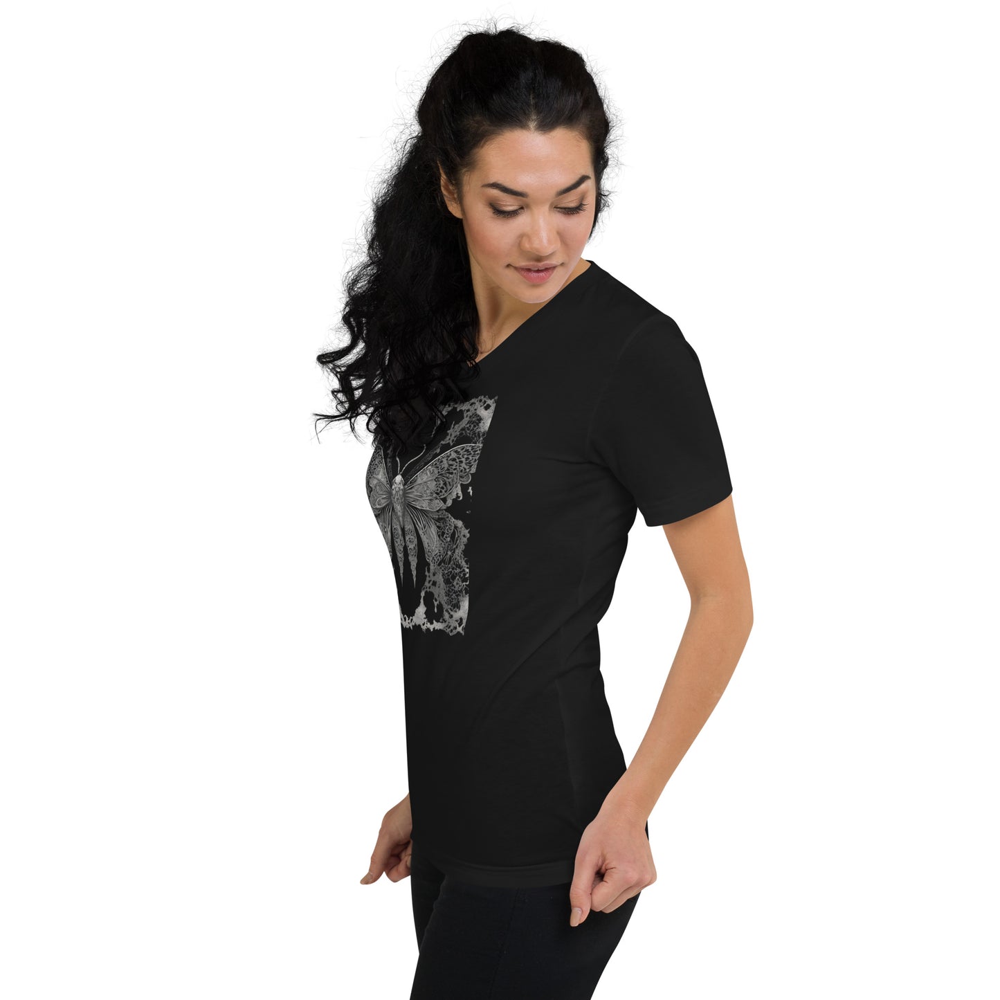 MOTH & LACE SHORT SLEEVE V-NECK TEE